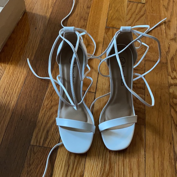 white heels ππ - Picture 3 of 10